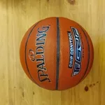 Баскетбольный мяч Spalding. Размер 7. Для зала и улицы. Коричневый.