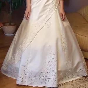 свадебное платье с болеро и аксессуарами