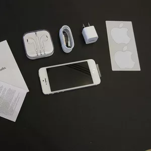 iPhone 4S 32GB разблокирована завода