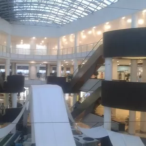 Аренда бутиков и торговых площадей в Торговом центре с оборудованием