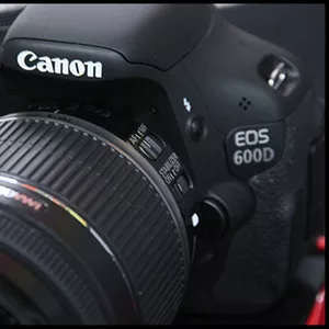 Срочно продам цифровой фотоаппарат Canon EOS 600D kit
