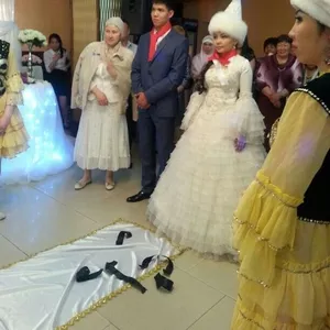 Дам на прокат свадебное казахское платье