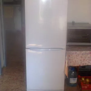 продам холодильник в хорошем состоянии,  белого цвета,  2-х камерный    