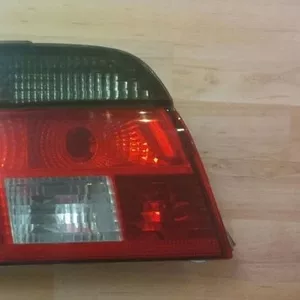 Продам задний-левый  фонарь на BMW (парасенок)