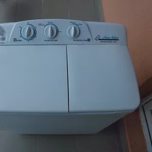 Продам стиральную машину DAEWOO (полуавтомат) на запчасти