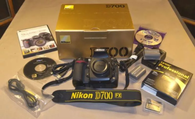 Nikon D700 цифровая зеркальная камера с Nikon AF-S VR 24-120mm объекти
