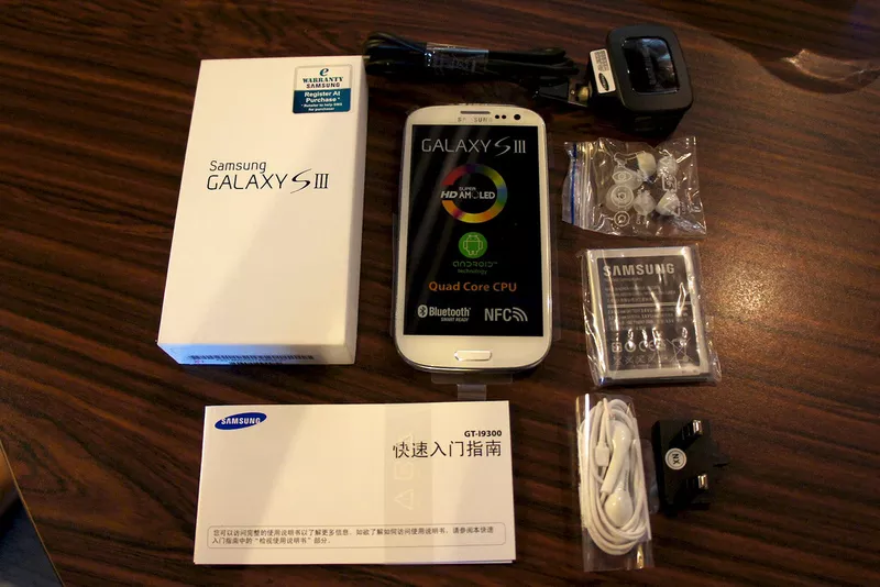 Samsung GT-I9300 32GB Galaxy S III (разблокирован)