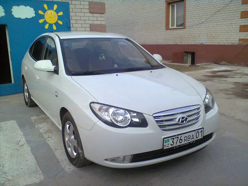 Продам Hyundai Elantra 2010 года 2