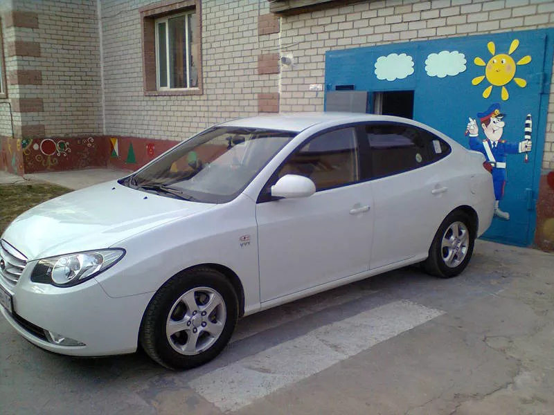 Продам Hyundai Elantra 2010 года 3