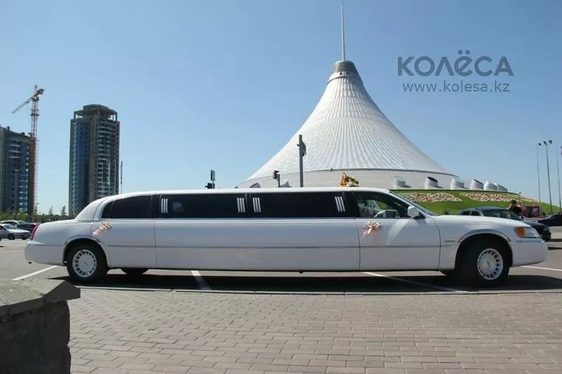 Лимузин Lincoln Town Car на выписку из роддома. Астана. 4