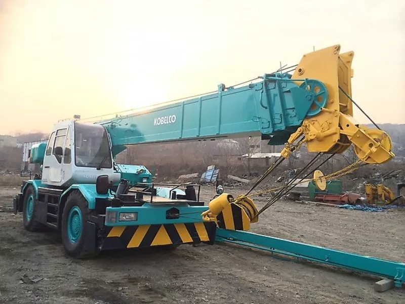 Кран 25 тонн Kobelco RK250-3 во Владивостоке 2