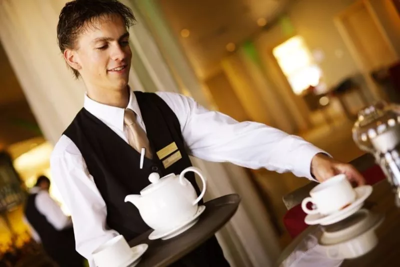 Срочно требуются официанты с опытом работы от 18 лет