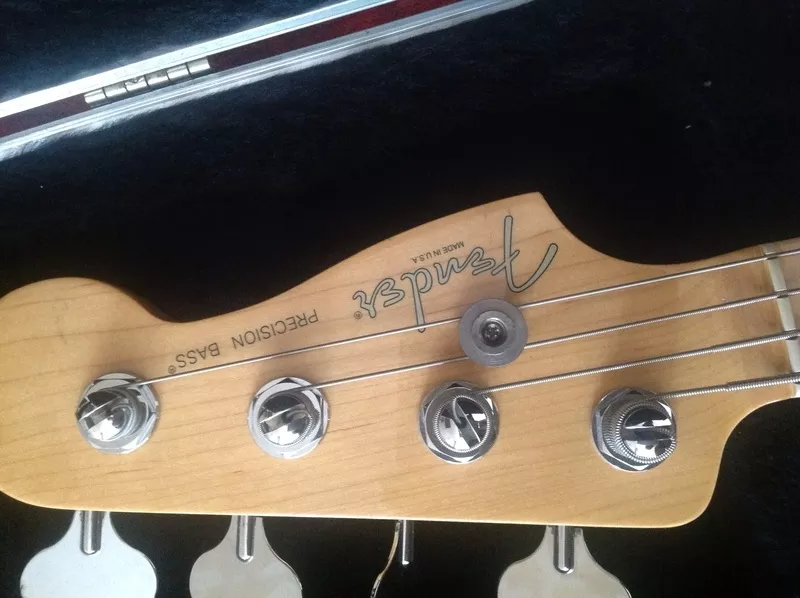 Продаю Fender American Standard Precision Bass 2