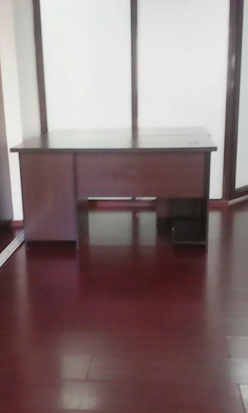 Продам офисные столы в отличном состоянии  4