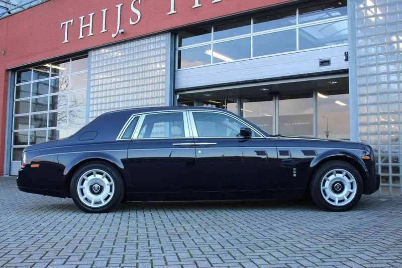 Аренда Rolls Royce Phantom чёрного и белого цвета для любых мероприяти 3