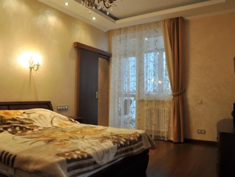 Большая 3-комнатная квартира, Ул. Иманбаева  за 50000 3
