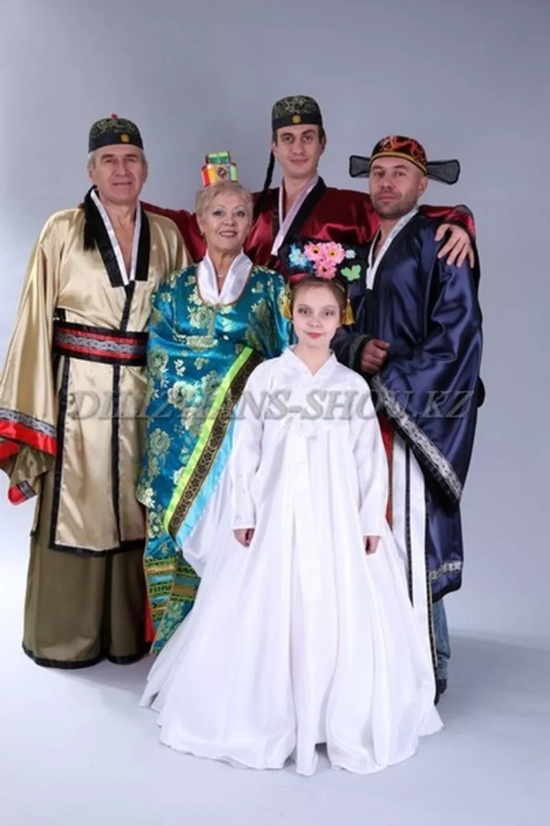 Взрослые национальные корейские костюмы в Астане 3