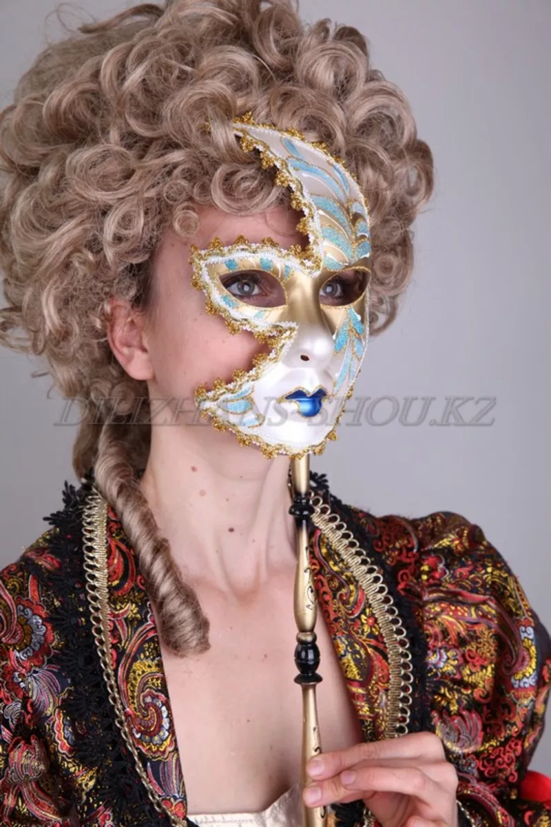 Карнавальные маски на палочке на прокат в Астане 3