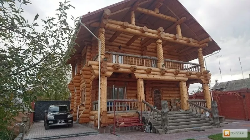 Дом из рубленного бревна кедра большого диаметра 