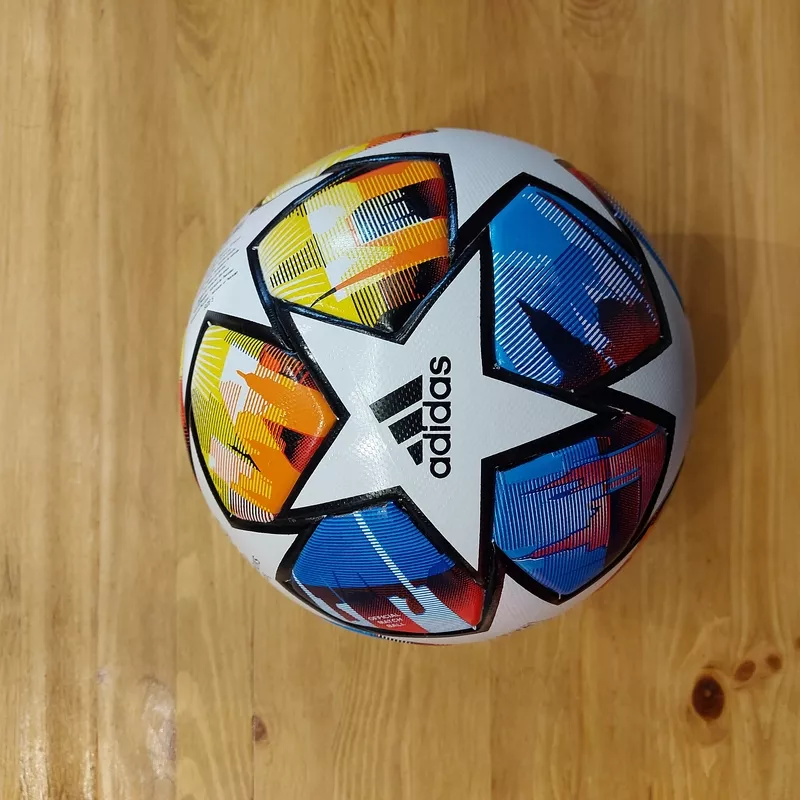 Профессиональный Футбольный Мяч Champions League Adidas. Оригинальный 4