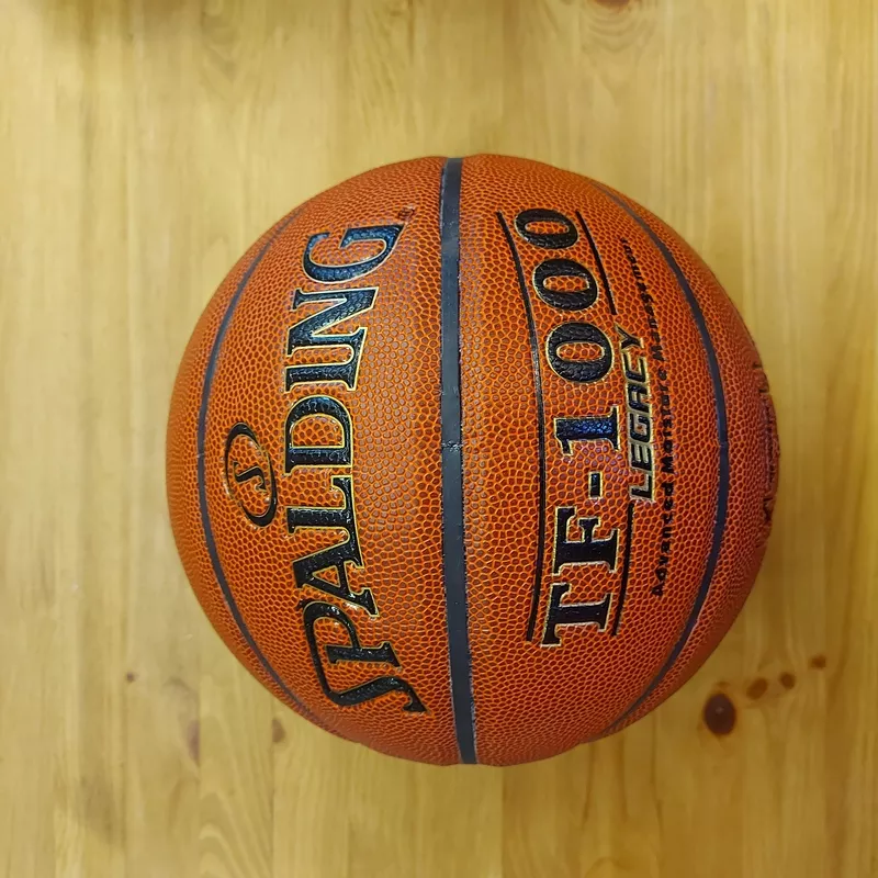 Баскетбольный мяч Spalding. Размер 7. Для зала и улицы. Коричневый. 2