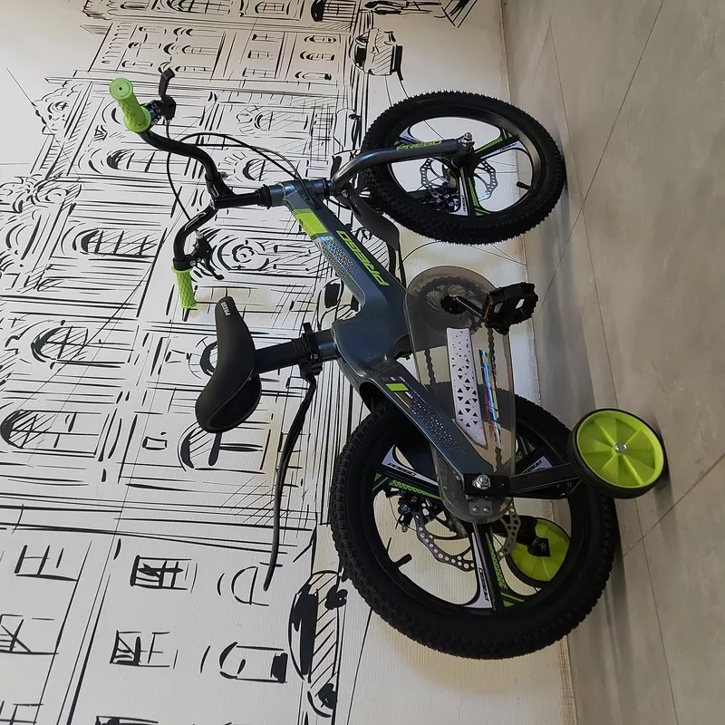 Легкий Детский велосипед. Литые диски размером 16