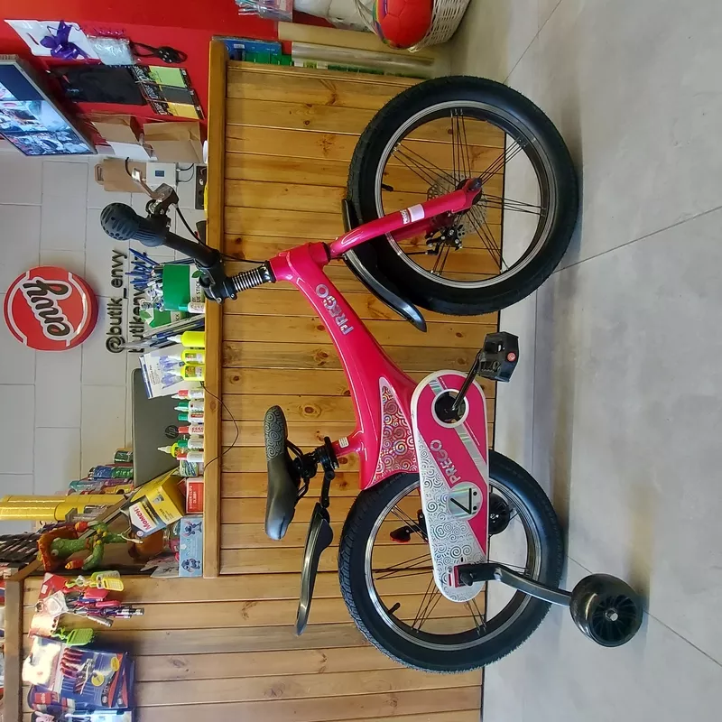 Двухколесный Розовый Детский велосипед. Колеса 18