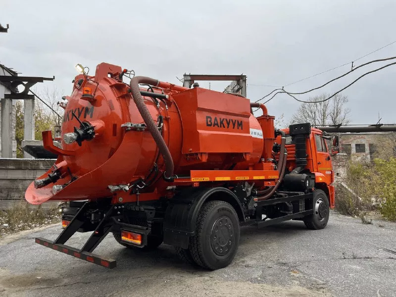 Илосос 9+1м3 на базе Камаз 53605 4